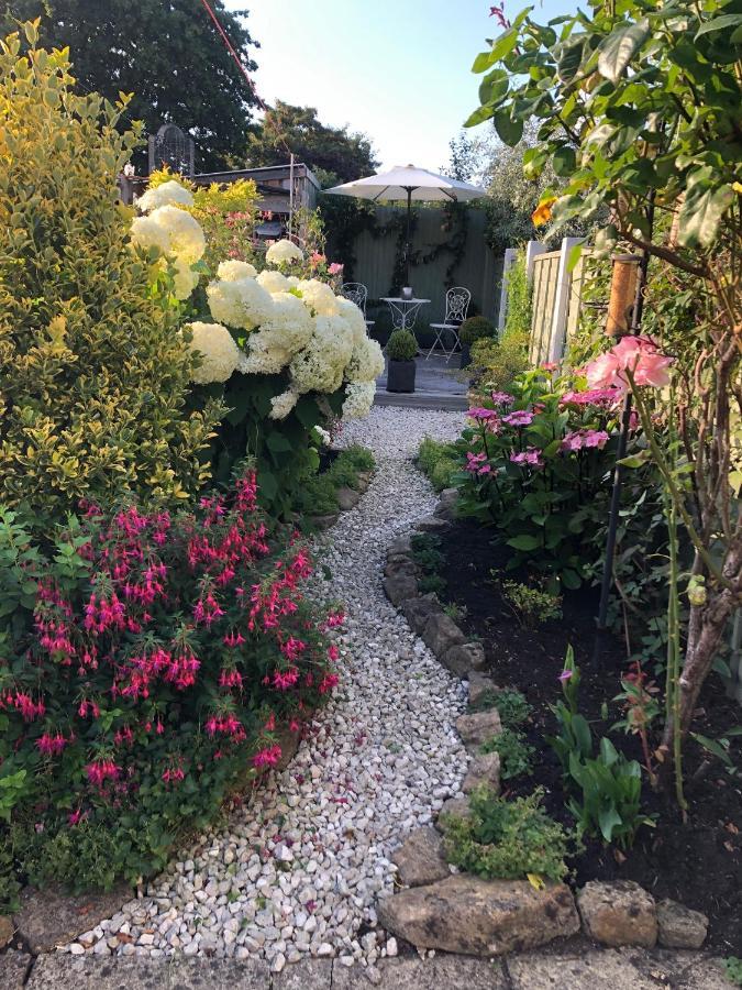 Cottage In The Heart Of Montacute Exterior photo